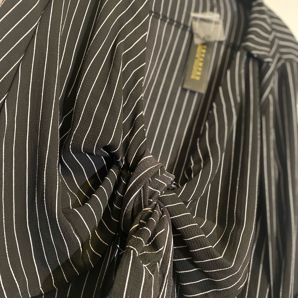 Striped blouse tied in the middle